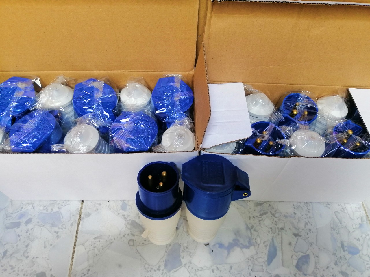 Phích cắm ổ cắm công nghiệp 16a - 32a
