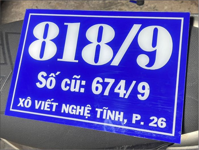 Bảng công ty , biển số nhà bằng mica nhiều kích thước tặng kèm băng keo 2 mặt hoặc khoan lỗ