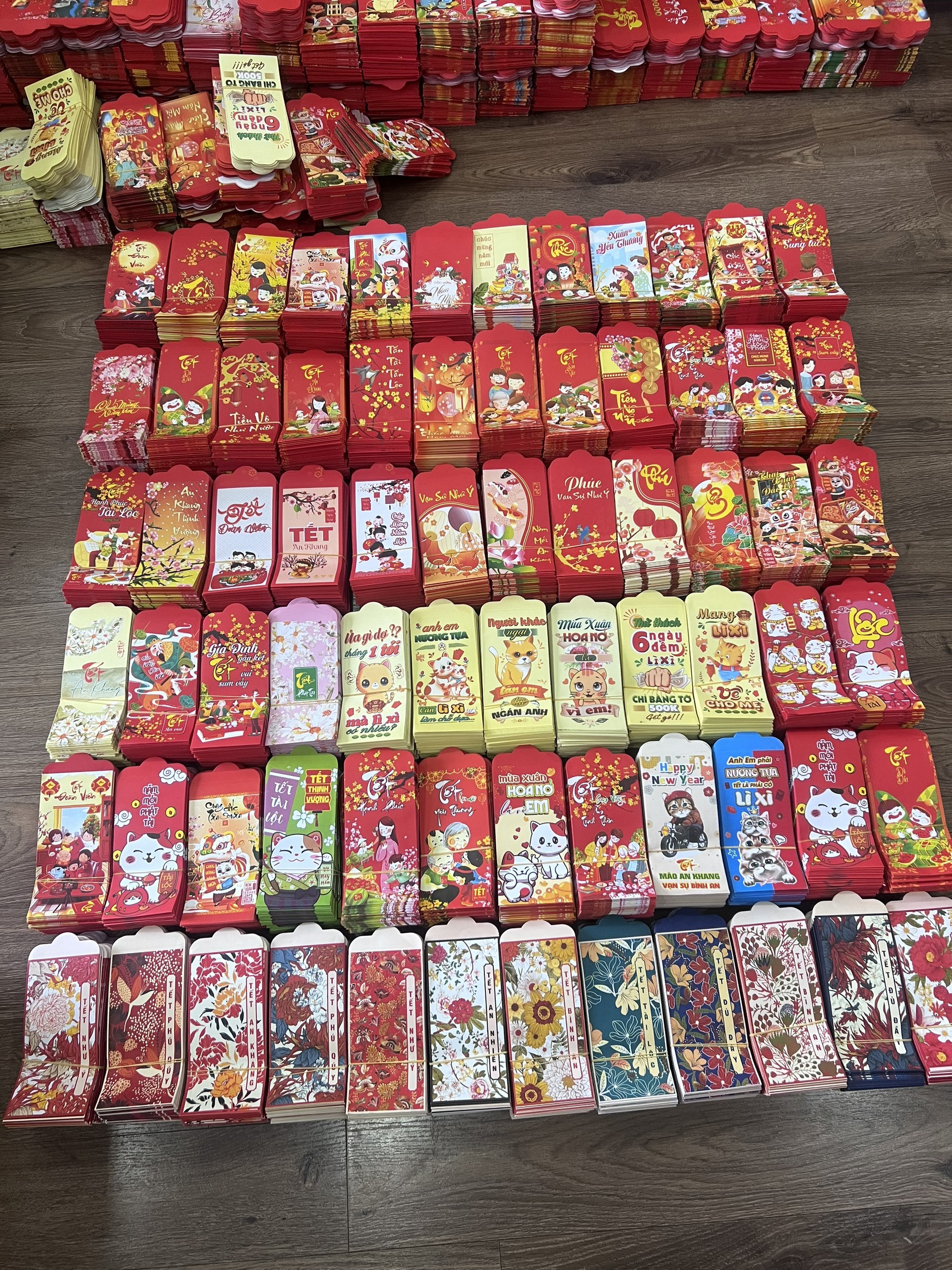 Combo 500 bao lì xì truyền thống tết 2023 tặng kèm bóng kính