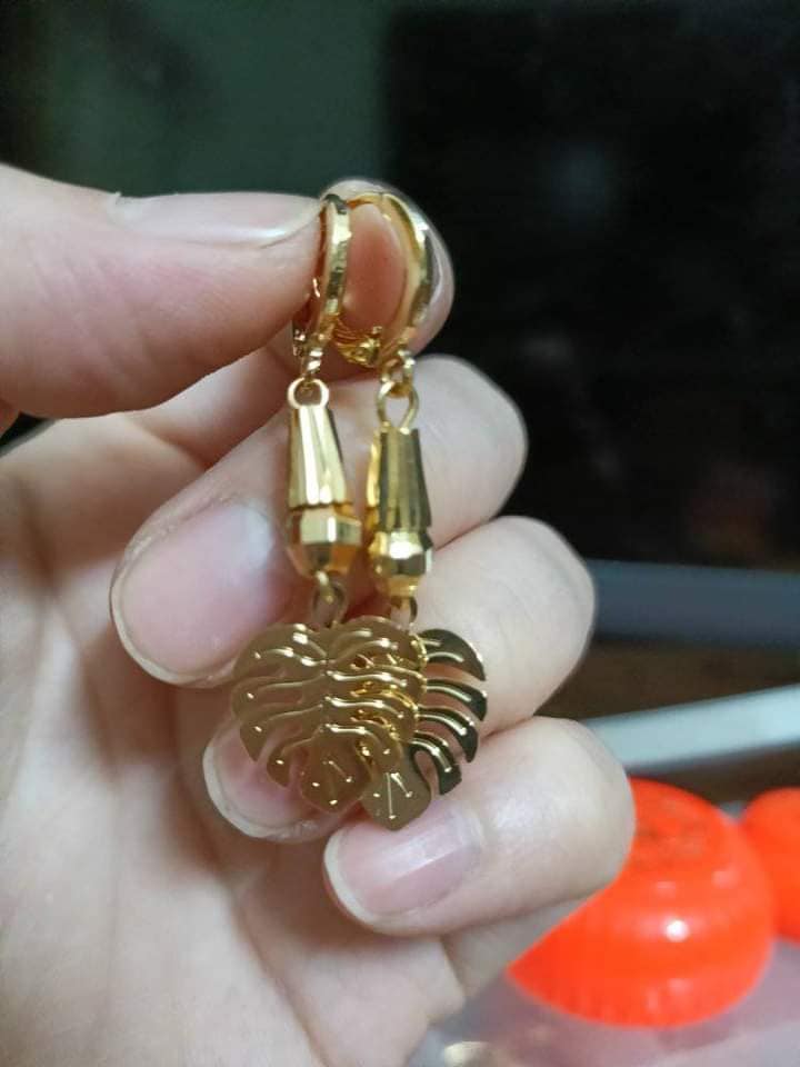 Bông tai vàng non trang sức  màu y vàng non thai 10k