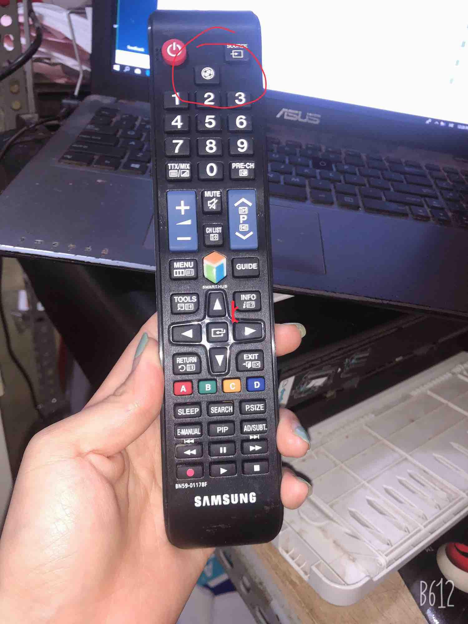 Điều khiển tivi samsung có nút bấm chế độ thể thao