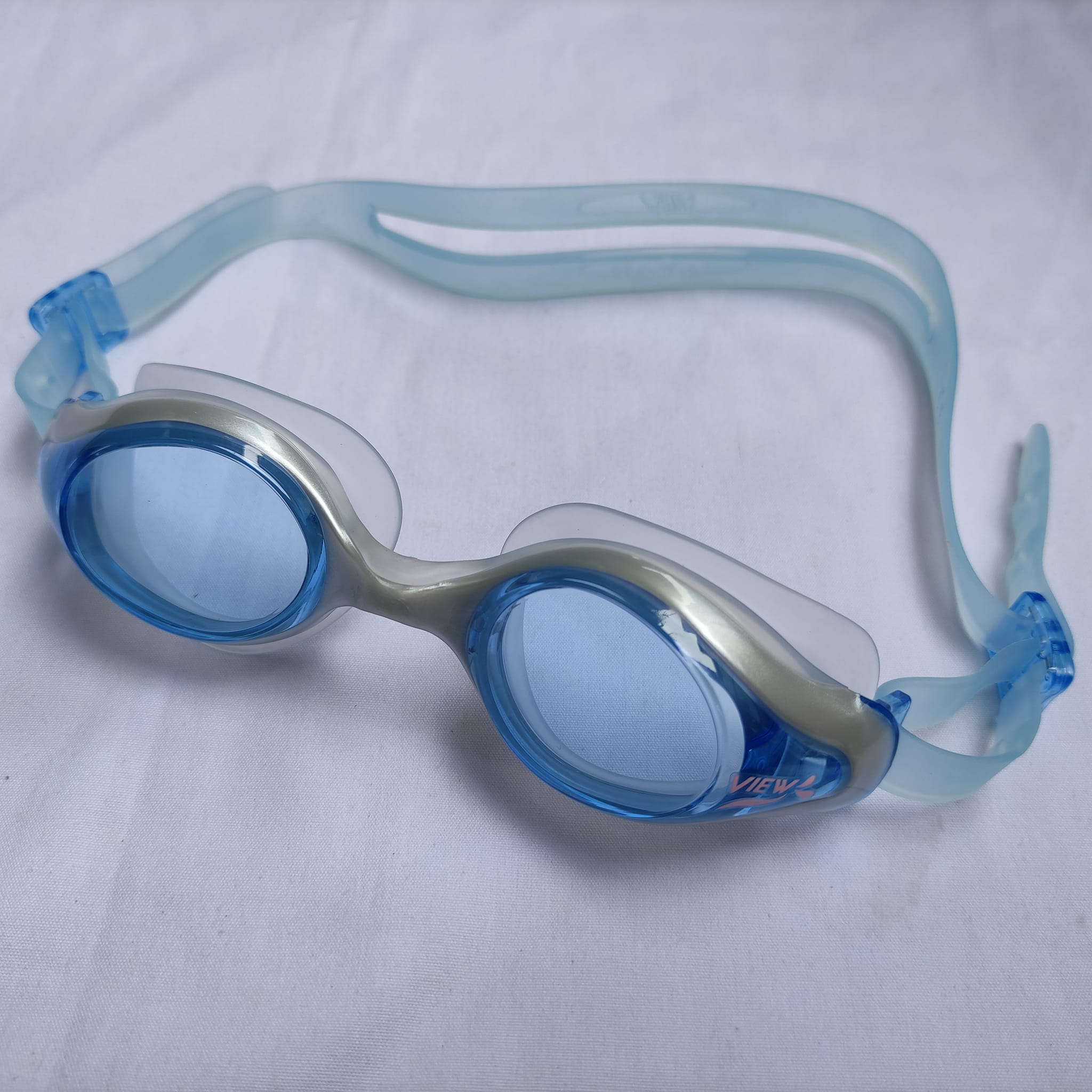Kính bơi View v820 chống tia cực tìm, chống sương mù