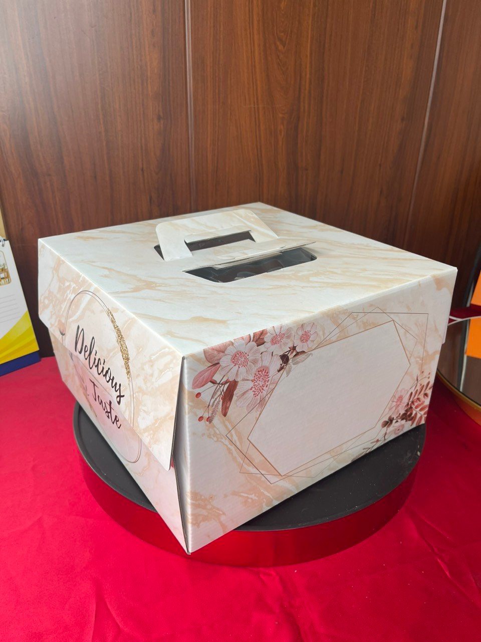 Set 10 hộp bánh kem thanh tú – kèm đế trắng