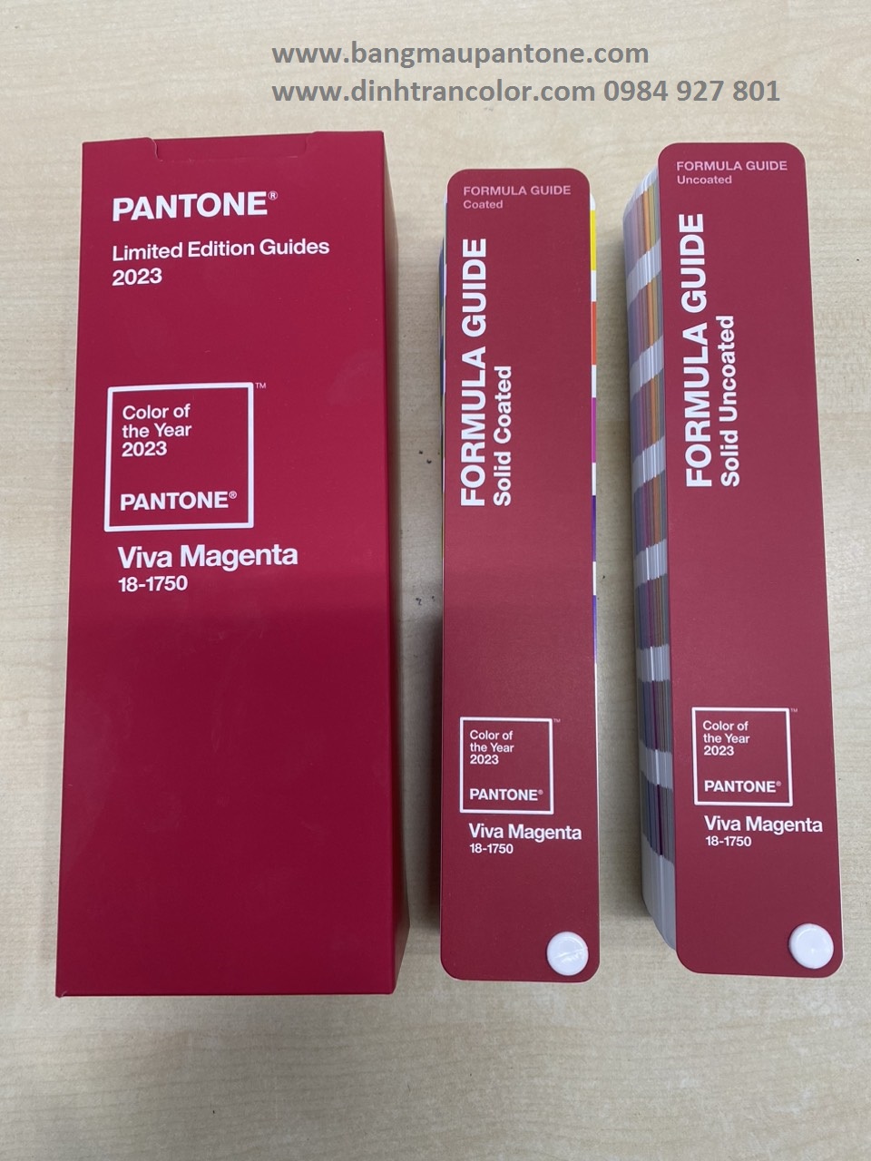 Bảng màu C và U Pantone Formula Guide  Solid Coated Uncoated Limited Edition Color of the Year Năm 2023 ( GP1601BCOY23 )