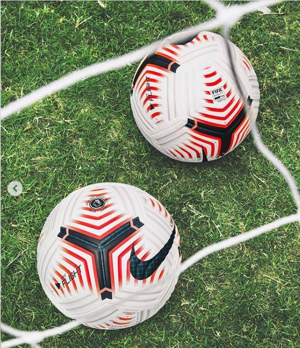 Quả bóng Nike Premier League size 4