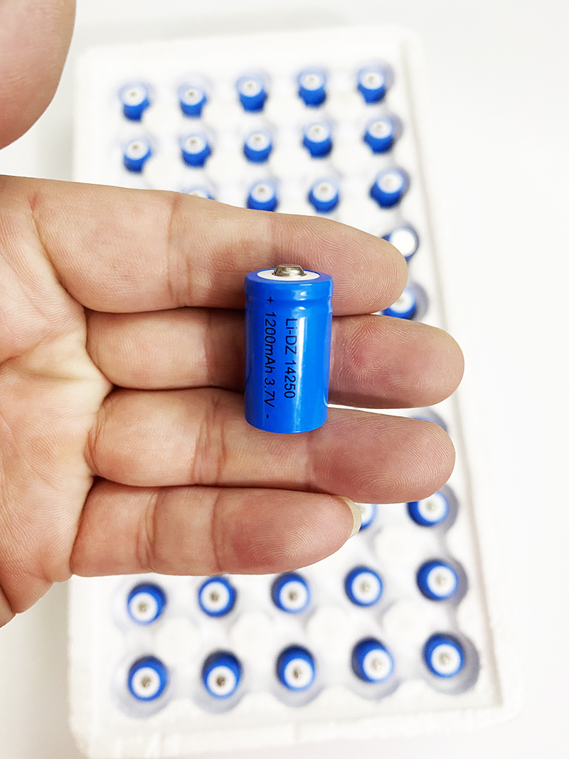 Pin Sạc 14250 dung lượng 1200mAh 3.7v, sạc nhiều lần dùng cho máy laze, đèn laze, bút laze dung lượng 1200mAh 3.7v (1 Viên)