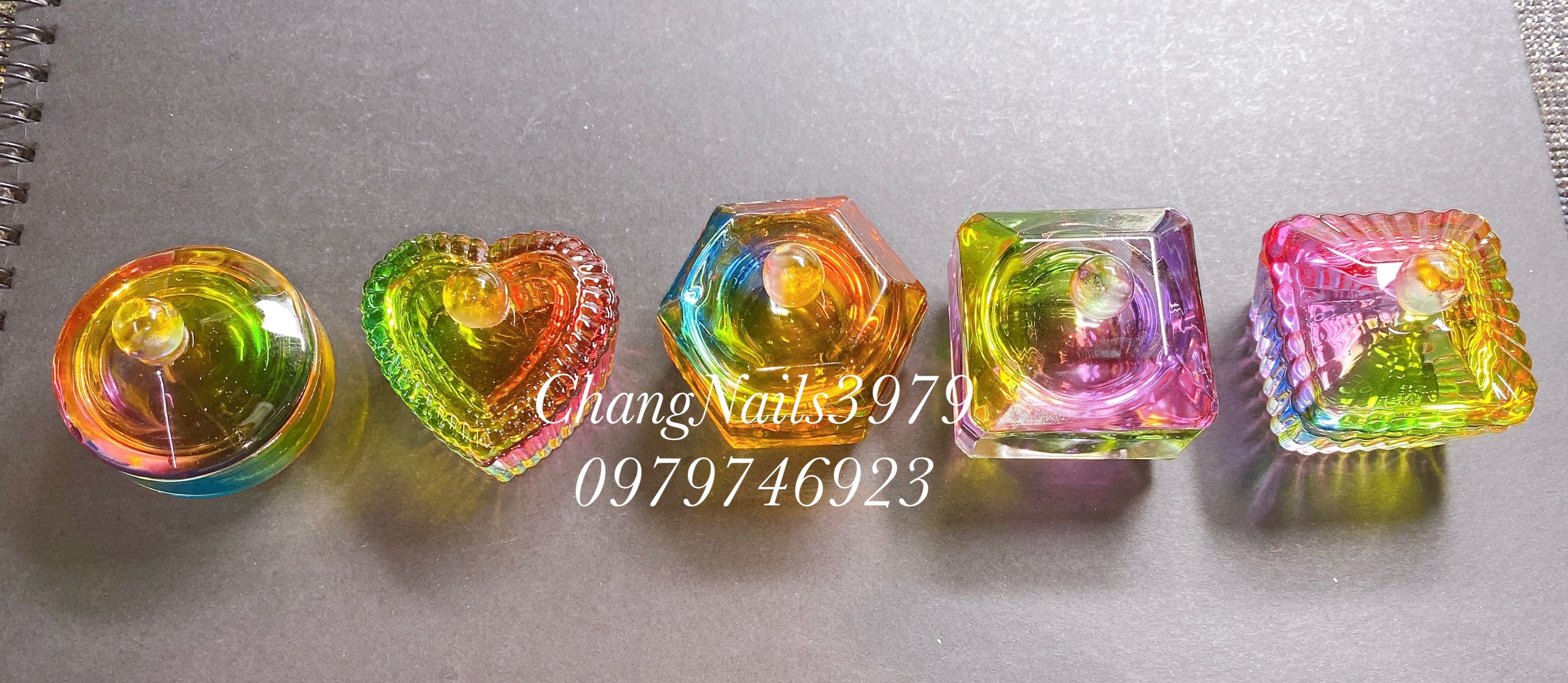 Hũ đựng lưu huỳnh 7 màu , cốc thuỷ tinh có nắp đậy