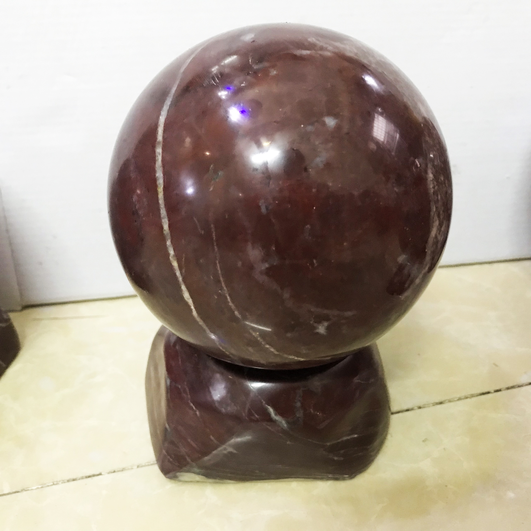 [HCM]Quả cầu đá đỏ mận chín đường kính 21-22 cm, nặng 16kg cho người mệnh Thổ và Hỏa