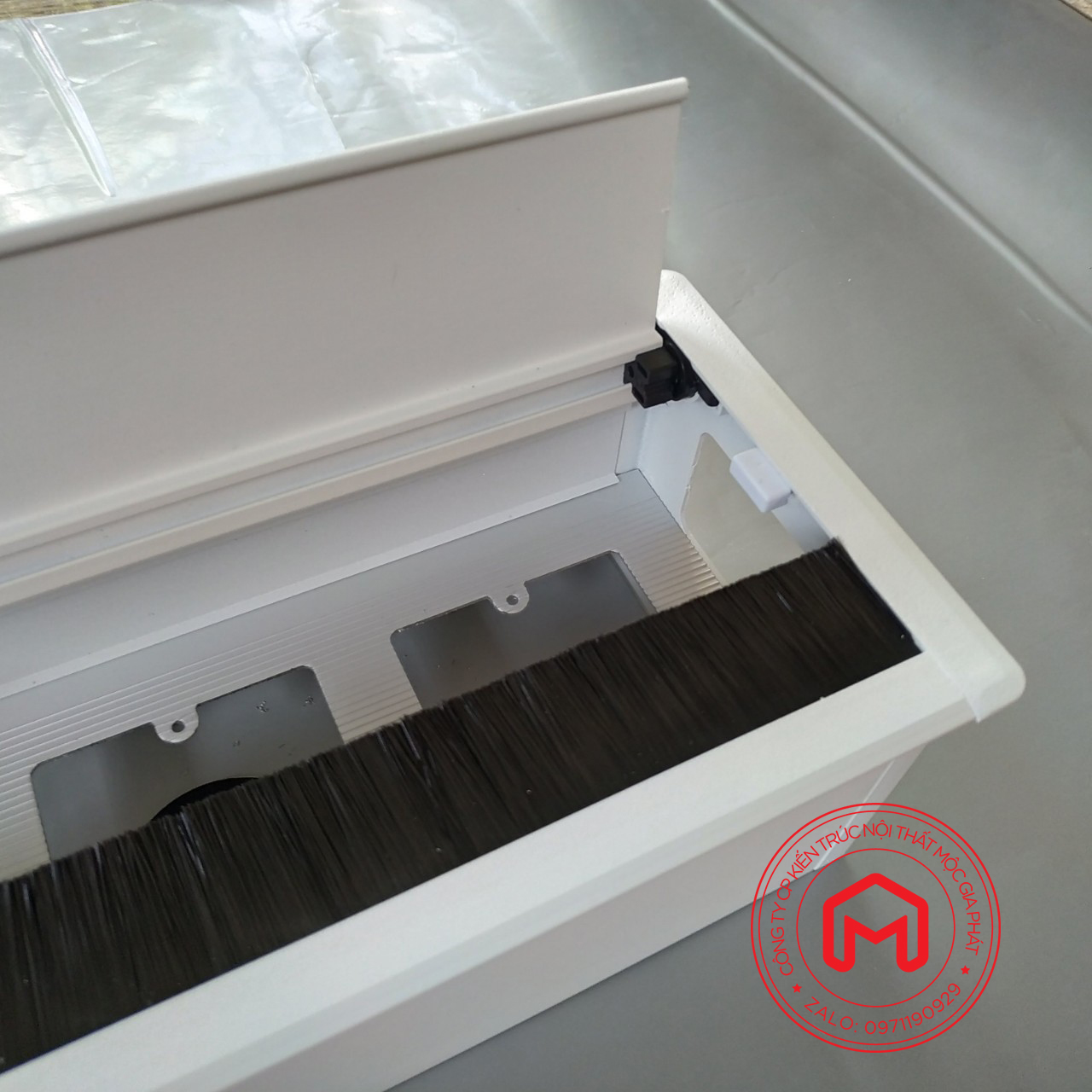 [HCM]Hộp điện nhôm âm bàn nắp lật giảm chấn
