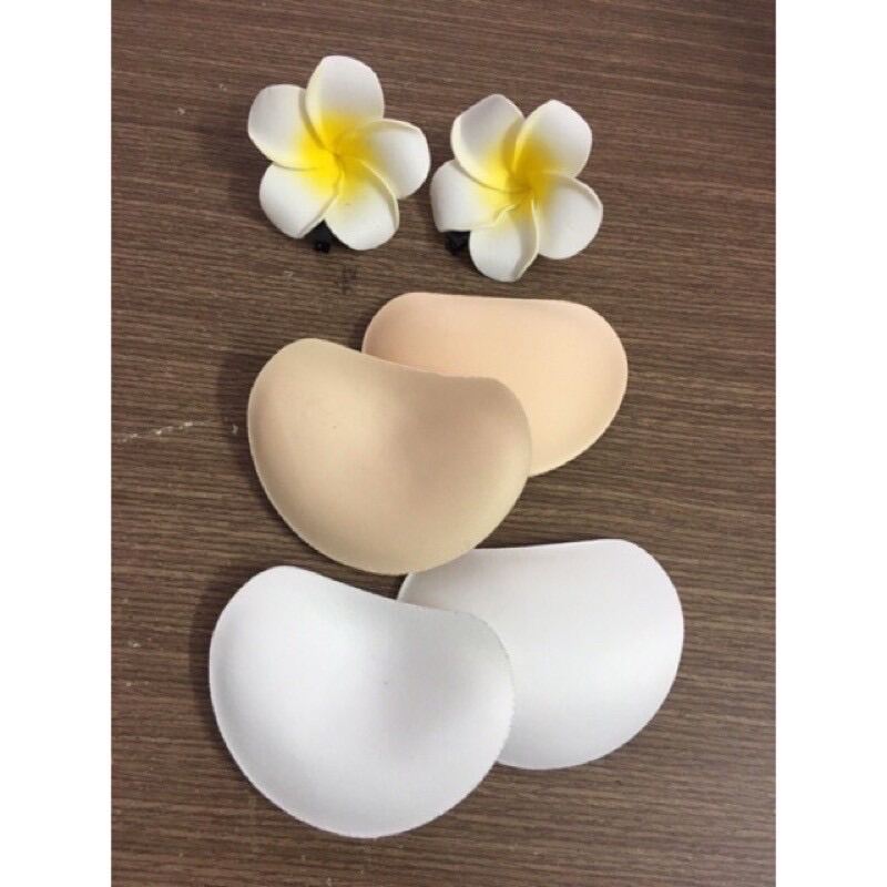 Mút nâng ngực nhét thêm vào bikini áo ngực.