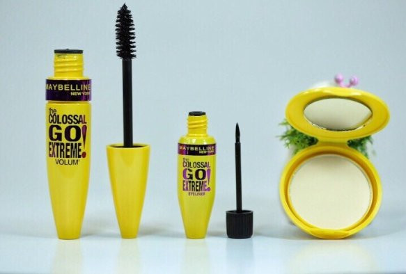 [HCM]Bộ mỹ phẩm 3 trong 1 Maybelline colossal extreme ltalia