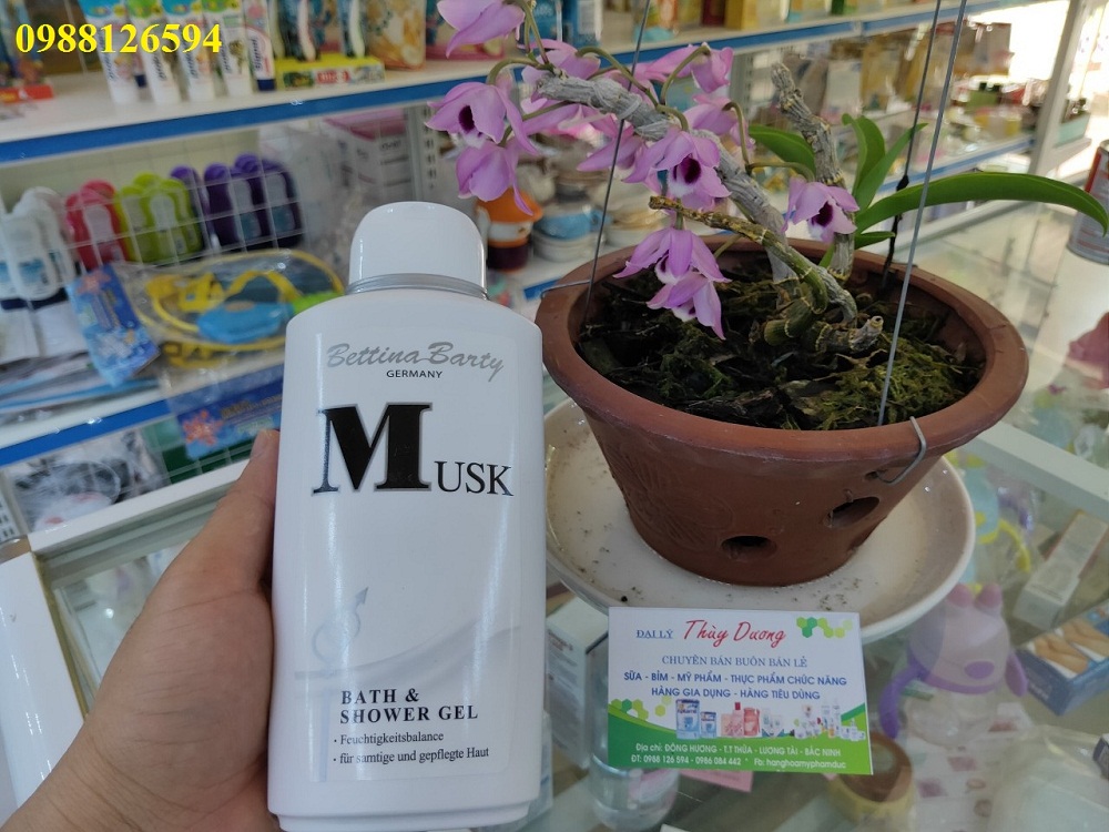 Sữa tắm bettina barty white musk perfumed bath & shower gel, 500 ml