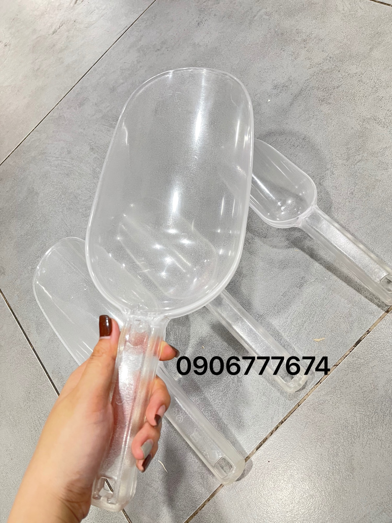 Xúc đá / xúc hạt bằng nhựa mika đủ size