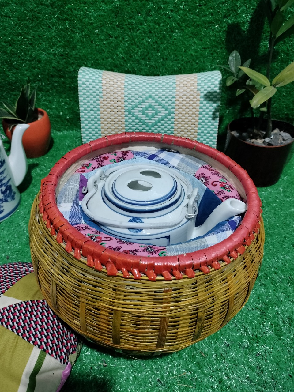 Giành ủ ấm tích 1,5 lít, đan bằng tre tự nhiên 100%