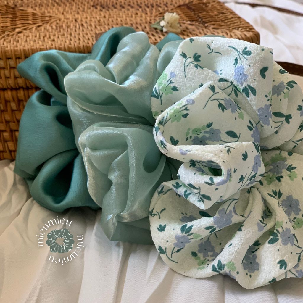 Cột tóc scrunchies handmade tone xanh ngọc hoạ tiết cực xinh S1054