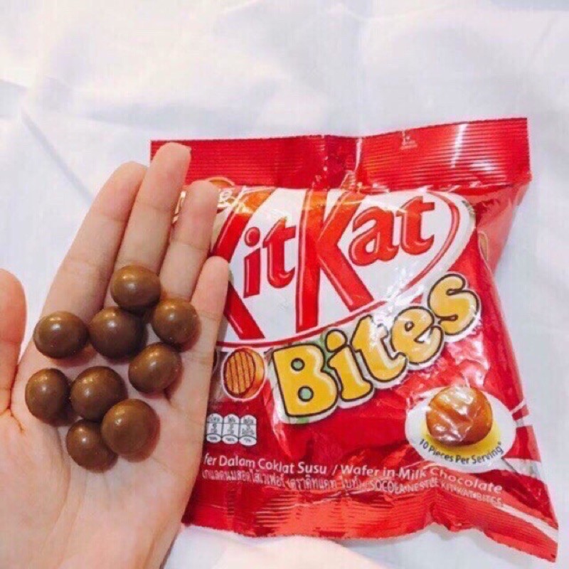 Bánh xốp phủ socola, trà xanh KitKat Bites túi 40g nesle