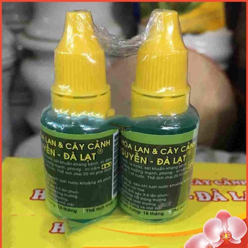 2 chai chế phẩm Hùng Nguyễn phòng và trị nấm cho Lan