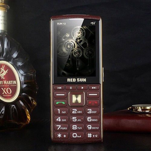 Điện thoại giả giọng nói 3 sim Red sun 12 loa 5D to rõ màn hình rộng 2.8' pin khủng 6800 mah