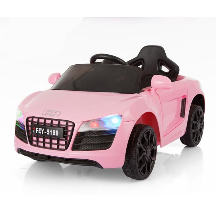 Xe Ô tô ĐIỆN trẻ em FEY-5189./ BMW-M8 có điều khiển từ xa  và đạp chân ga.