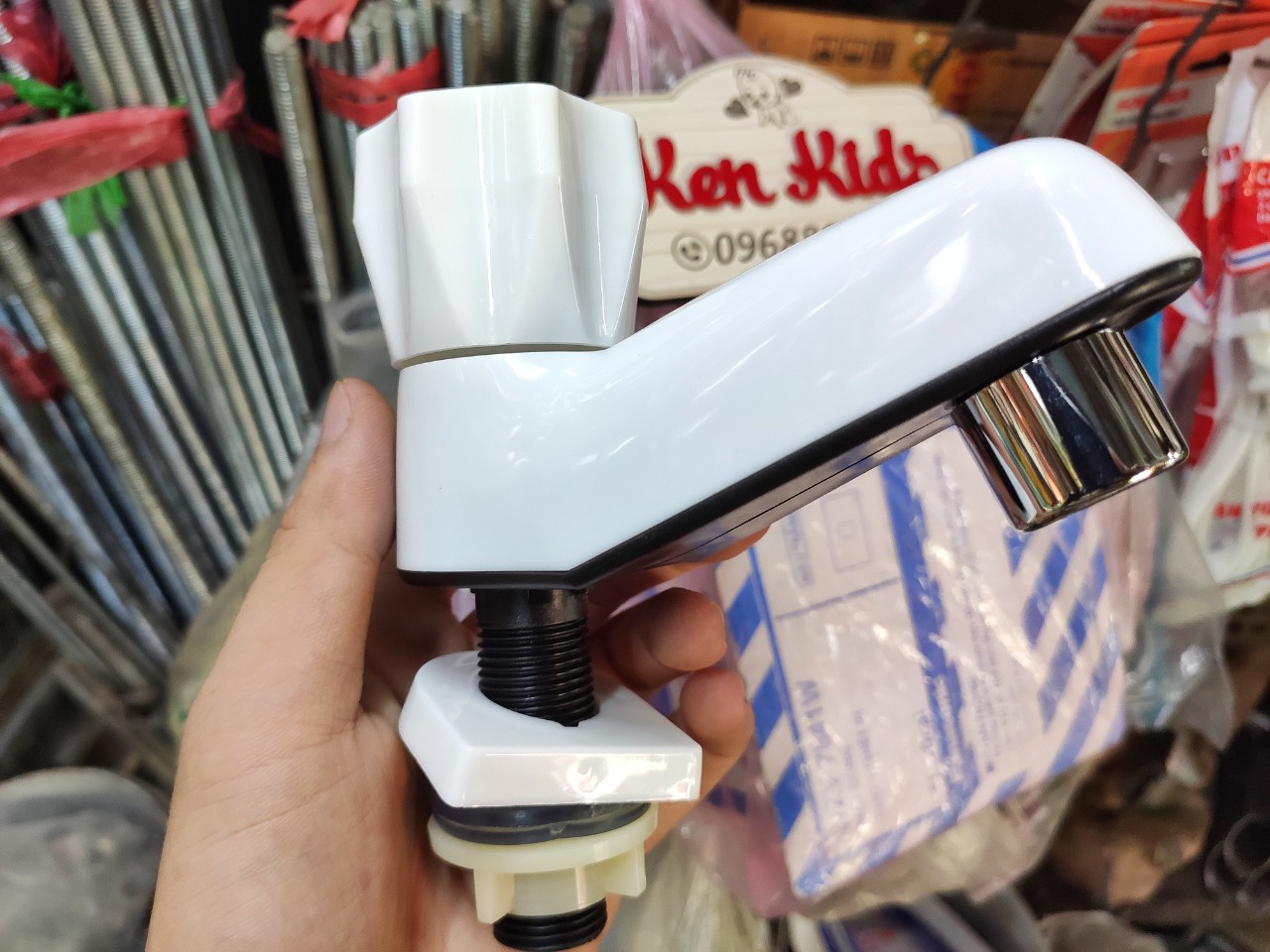 Vòi rửa mặt ,vòi chậu rửa lavabo nhựa cao cấp
