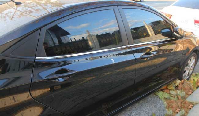 Nẹp Chân Kính Inox Xe Hyundai Accent 2018 2019 2020 2021-4 Chi Tiết Chất Liệu Inox 304 Sáng Bóng, Phụ Kiện Trang Trí Ngoại Thất Tuyệt Vời Cho Xe