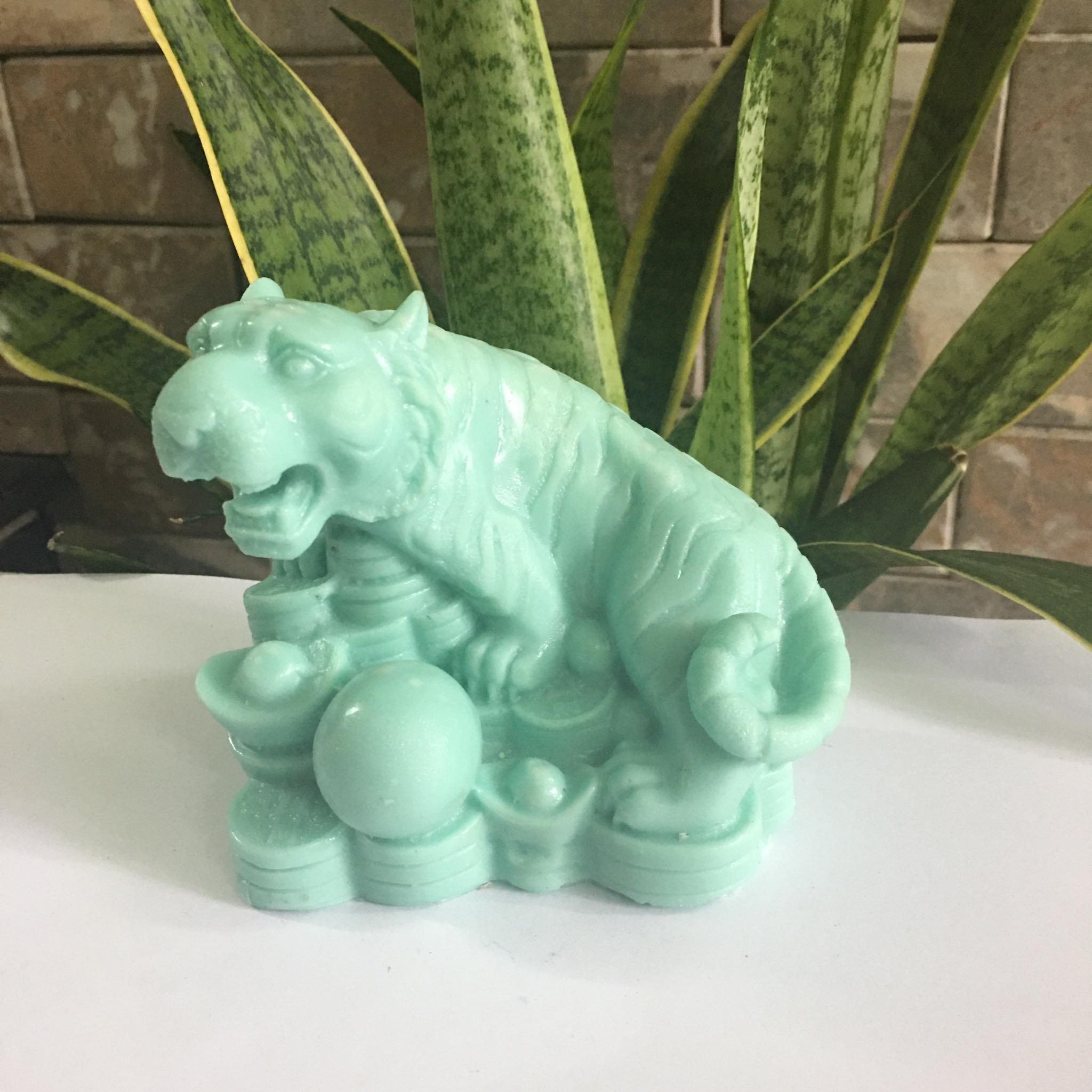 Tượng hổ phong thủy màu xanh ngọc