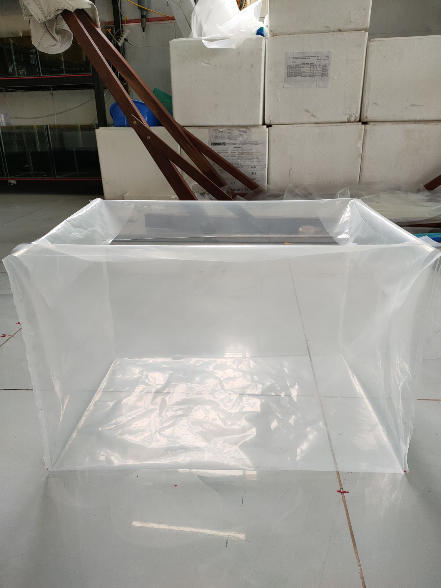 Bọc Lót Thùng Xốp Nuôi Cá