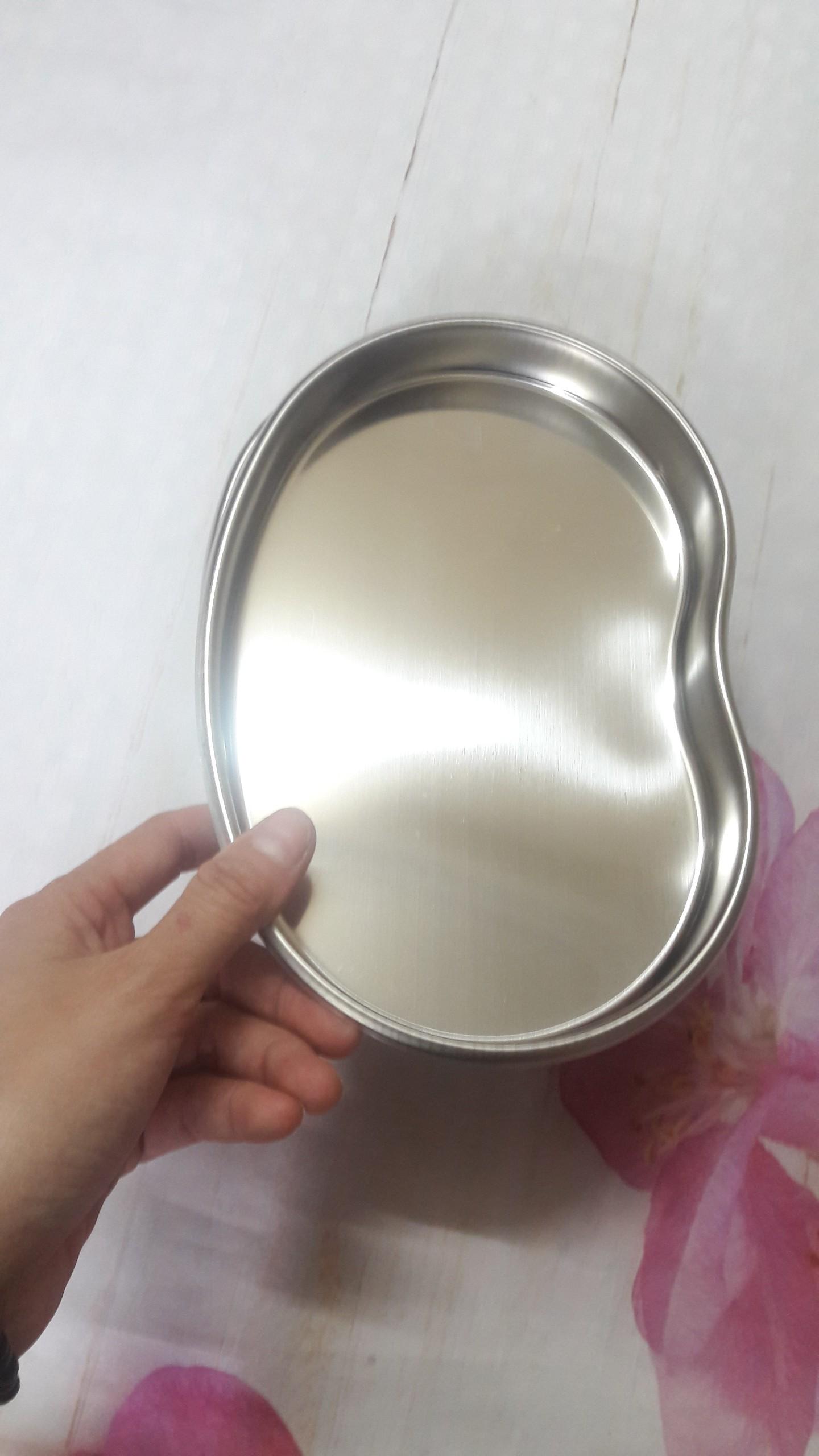 KHAY INOX VỎ ĐỖ TRONG DỤNG CỤ PHUN XĂM, Y TẾ