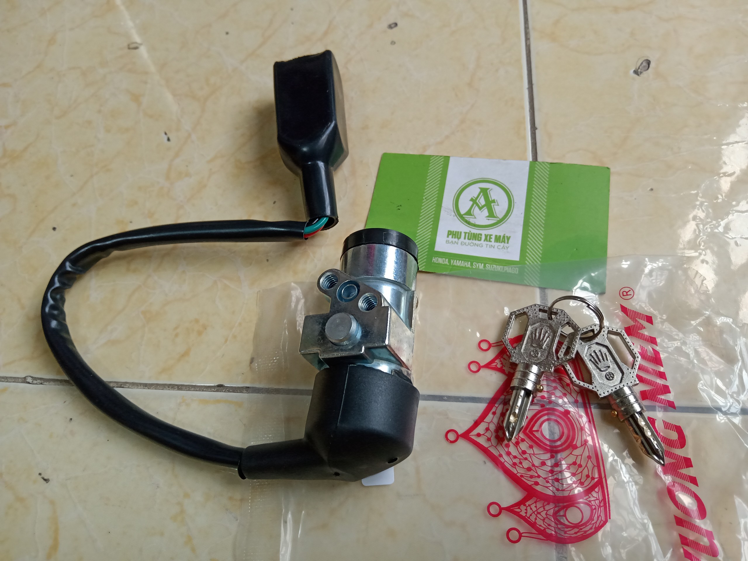 Bộ ổ khóa trước WAVE NHỎ chìa khóa 4 cạnh dấu cộng