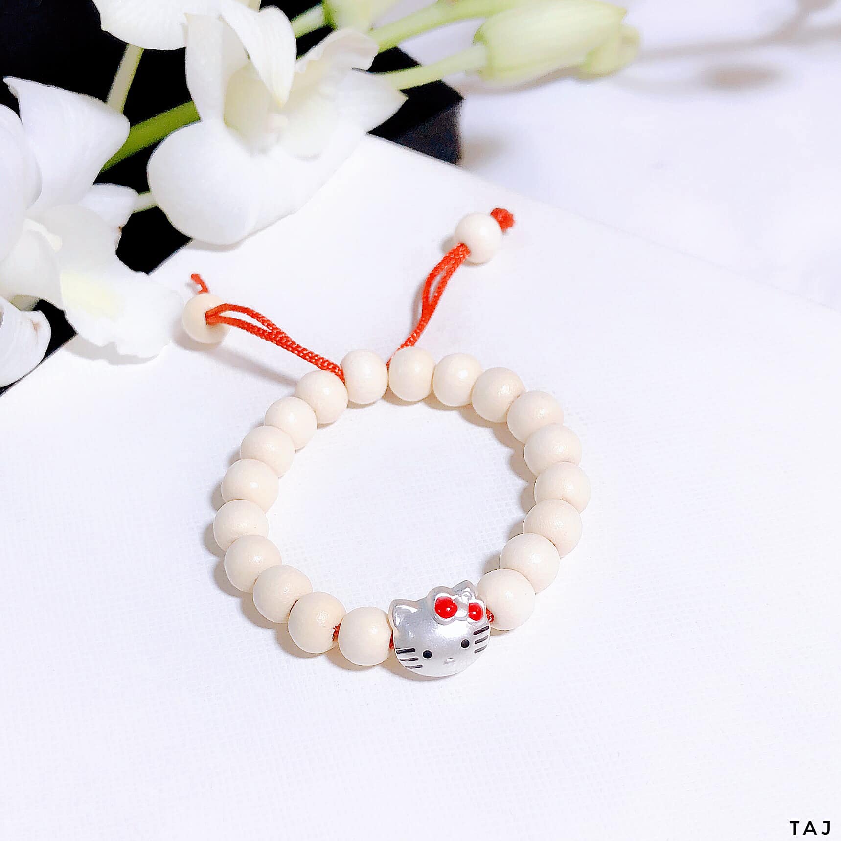 Vòng dâu tằm con giáp mèo bạc ta