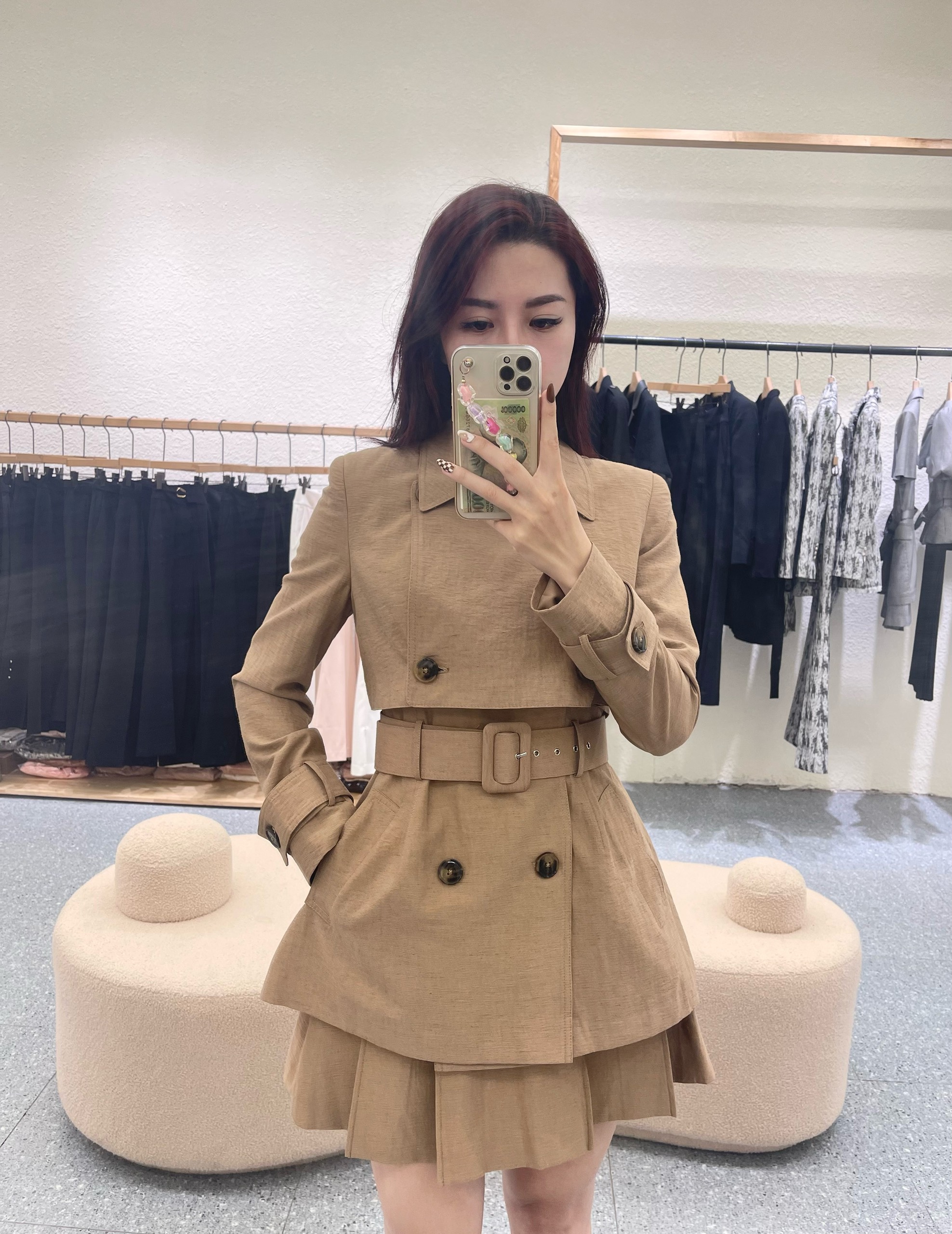 Set Bộ Nữ WHITE ANT Áo Khoác Blazer OPAL SHORT JACKET Và Chân Váy Ngắn Dáng Xoè Dập Ly, Chất Liệu Cao Cấp Chống Xù 180500032