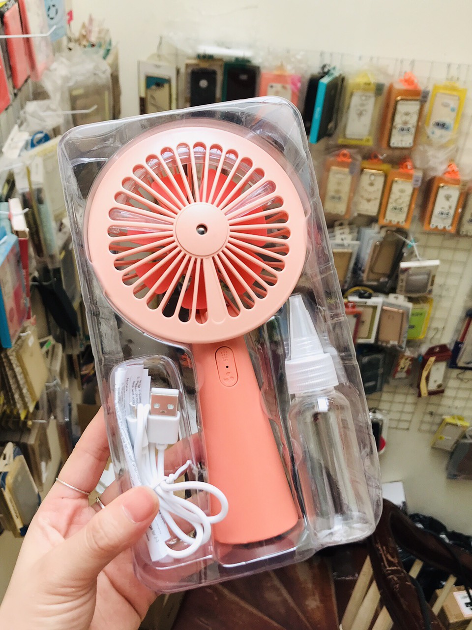 Quạt mini phun sương tự động cầm tay KD -166 siêu xinh
