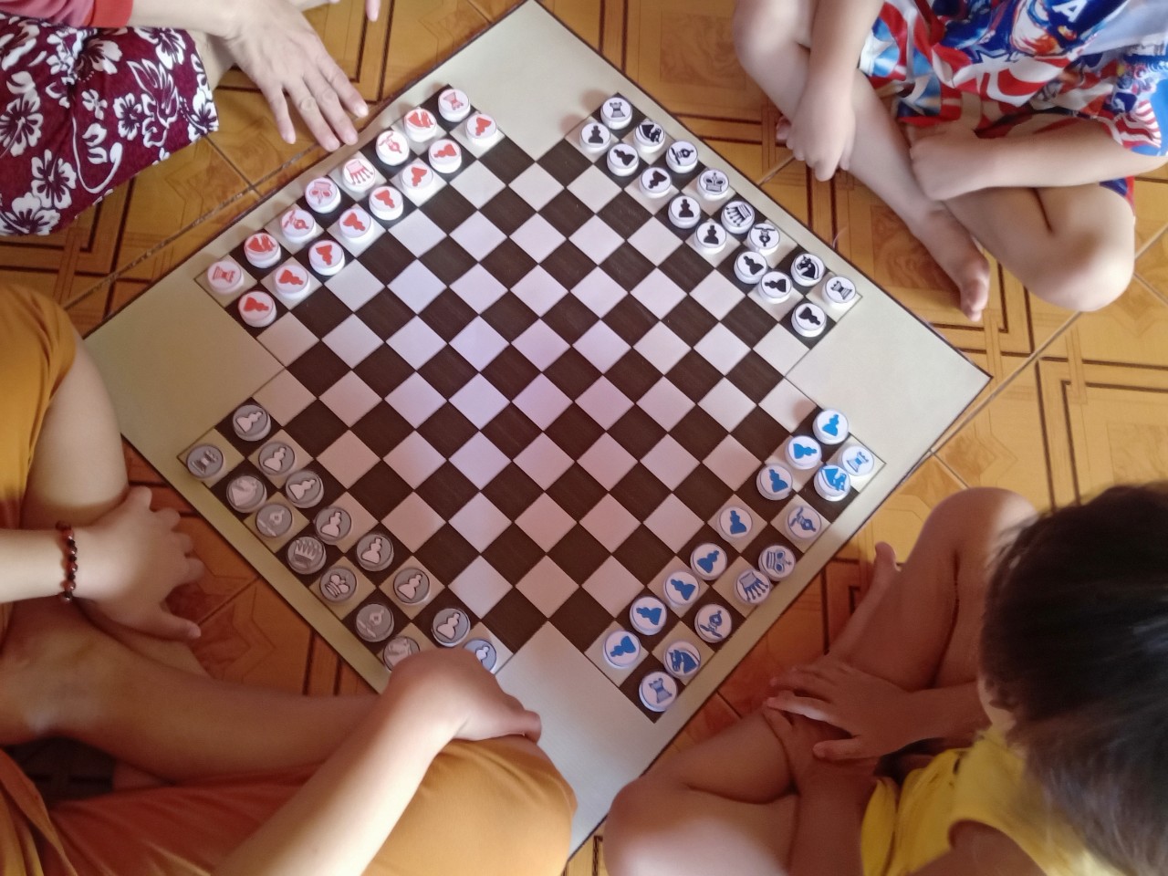 Cờ Vua Tứ Quốc. Cờ Vua 4 người chơi. Cờ Vua Độc Lạ