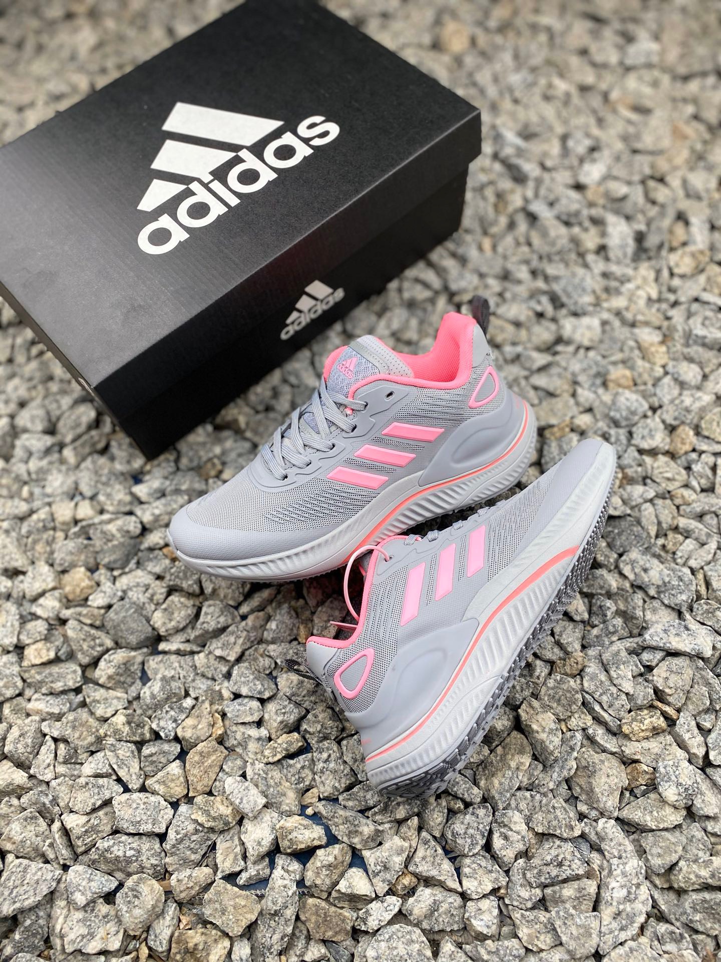 Giày running nữ adidas alphamagma