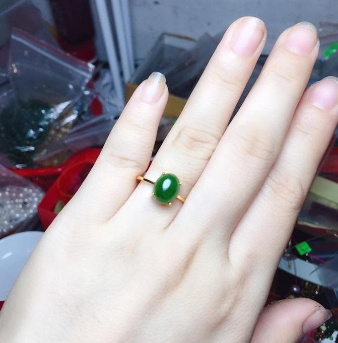 Nhẫn Nam Ngọc Cẩm Thạch bọc vàng 18k Đính đá tấm Garnet xanh