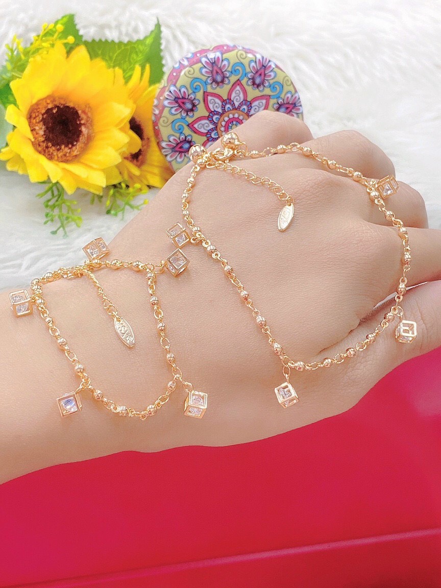 Lắc tay nữ mắt xích mạ vàng 18K cao cấp JK Silver, quà tặng lắc tay nữ đẹp chất titan cam kết không phai, không dị ứng