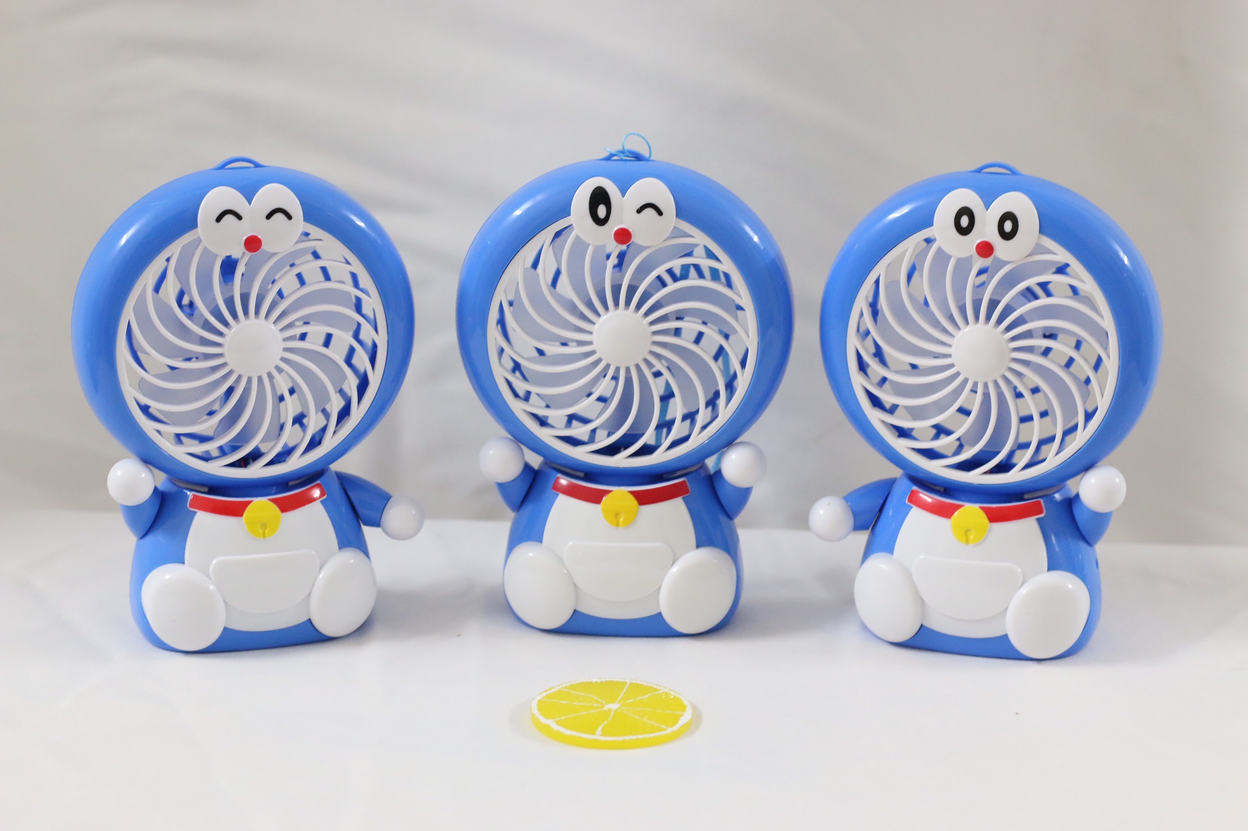 Quạt Tích Điện Mini Có Đèn Doremon Doraemon