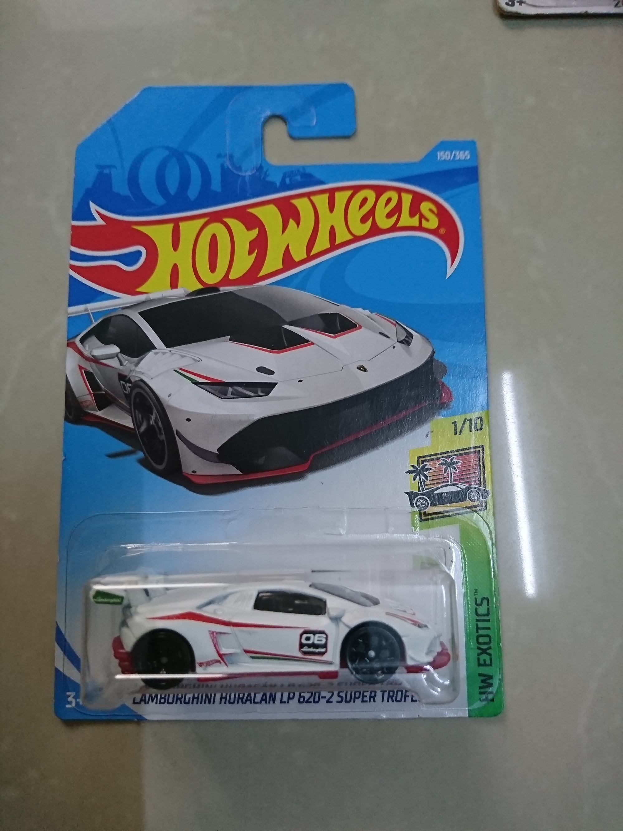 Xe Hotwheels Lamborghini Huracan LP620 (Màu Trắng)