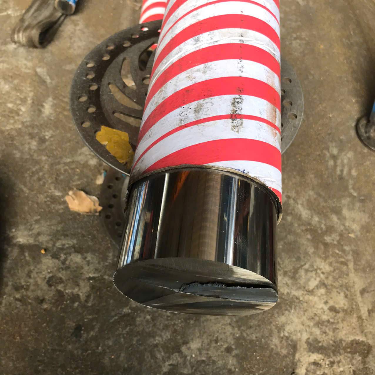 Ty ben thủy lực | Mác thép: C45 | Mạ crom | Phi 75 cứng | Phi 10 đến 200 | Thanh trượt | Cơ khí | Chế tạo máy móc | Trục bánh xe | Trục nhông xích | Độ cúng :55- 60 HRC