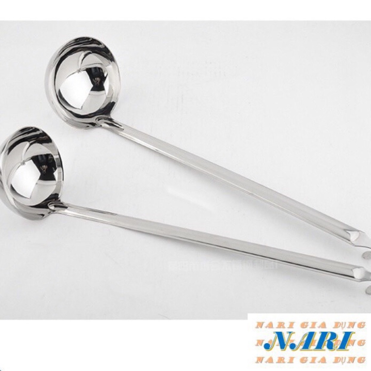 Vá múc nước lèo loại lớn inox 304 có móc treo cao cấp - Vá Múc Canh Inox Cán Dài Có Móc Treo Tiện Dụng