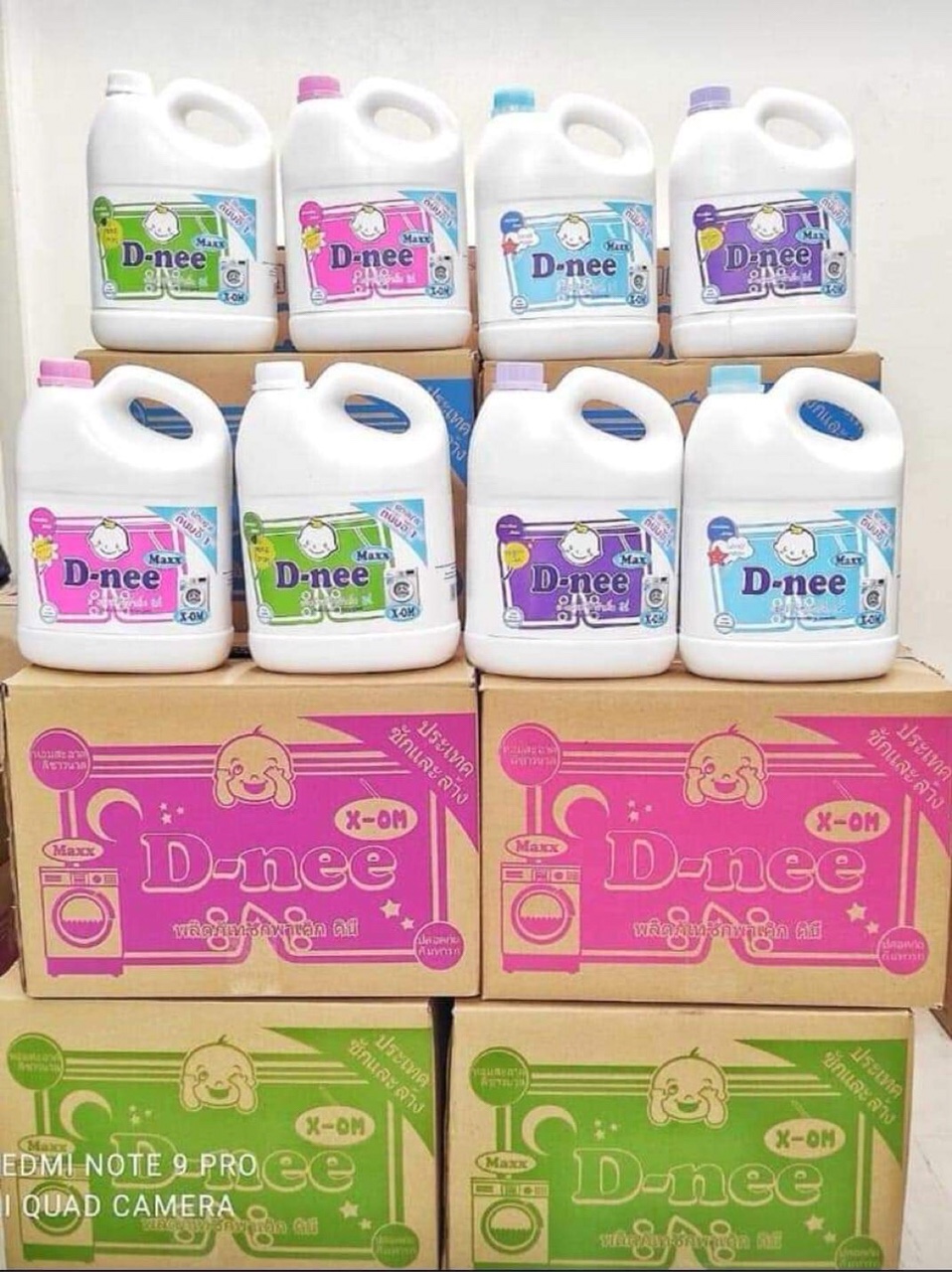 Nước giặt Dnee max 3800ml màu hồng