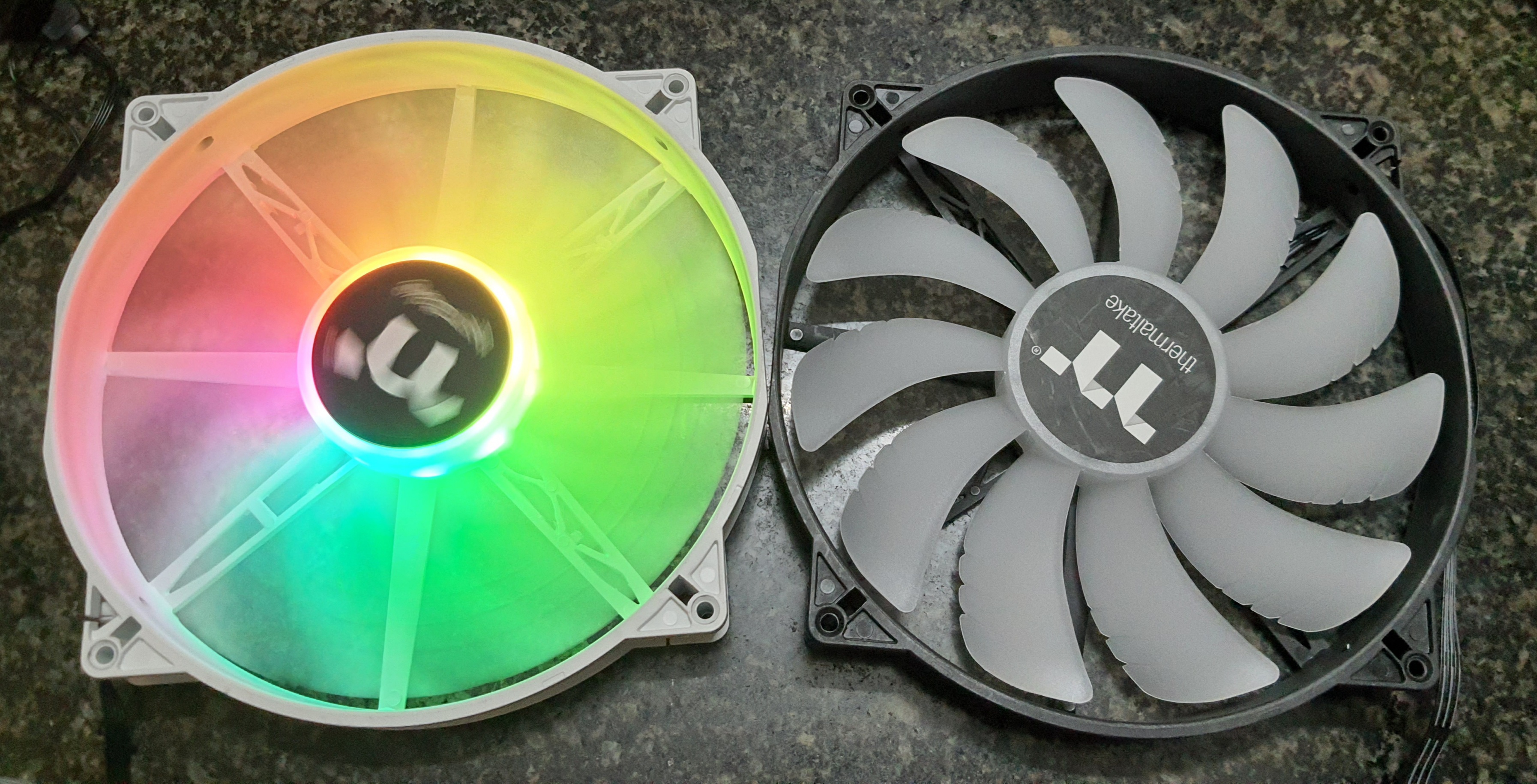 Fan quạt tản nhiệt thermaltake 200 argb