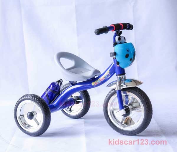Xe con bọ bình nước 3 bánh cho bé yêu