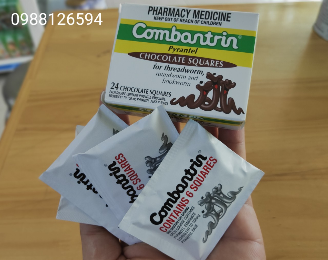 Kẹo socola tẩy giun Combantrin Chocolate Squares 24 của Úc