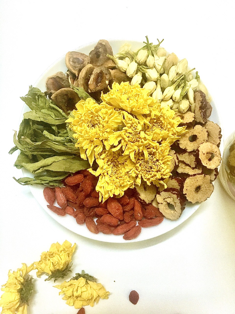 Trà hoa cúc mix 6 vị,trà hoa thảo mộc, trà thanh nhiệt, an thần, giảm tress..