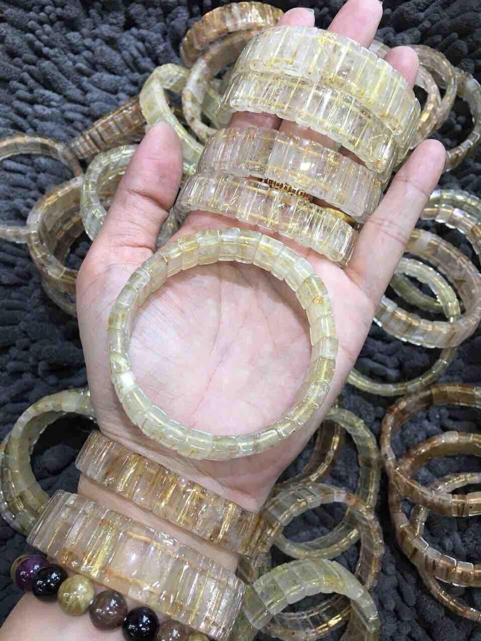 [HCM]Vòng Thạch Anh Tóc Vàng Tự Nhiên Bản Dẹp 10 -12 Ly Đem Lại Sức Khoẻ Tài Lộc