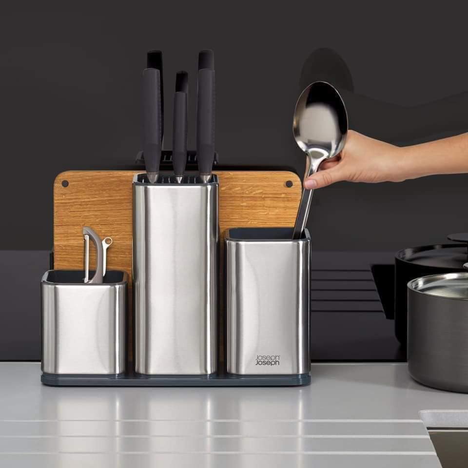 Set dụng cụ đa năng inox kèm thớt của Joseph Joseph