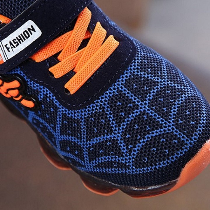 [HCM]GIÀY THỂ THAO BÉ TRAI GIÀY SIÊU NHÂN NHỆN CÓ ĐÈN LED KIỂU DÁNG QUAI DÁN TIỆN LỢI THIẾT KẾ LƯỚI THOÁNG KHÍ SIZE LỚN  TỪ 5 - 10 TUỔI GIÀY THỂ THAO GIÀY SPIDER MAN