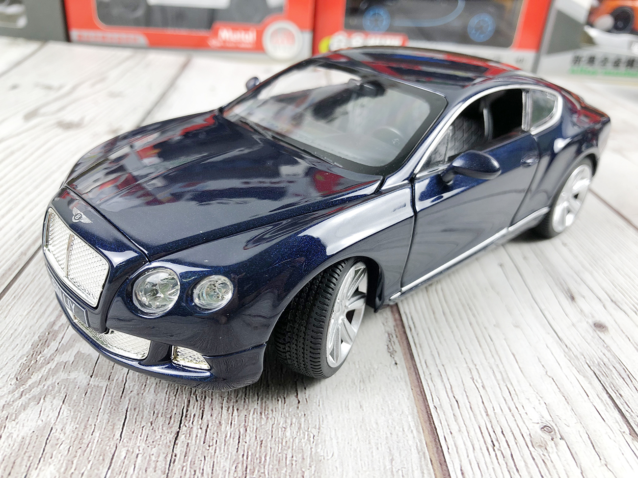 Xe mô hình Bentley Continent GT 2 siêu sang tỉ lệ 1:24 2 cửa, bánh xe đánh lái được, chất liệu hợp kim