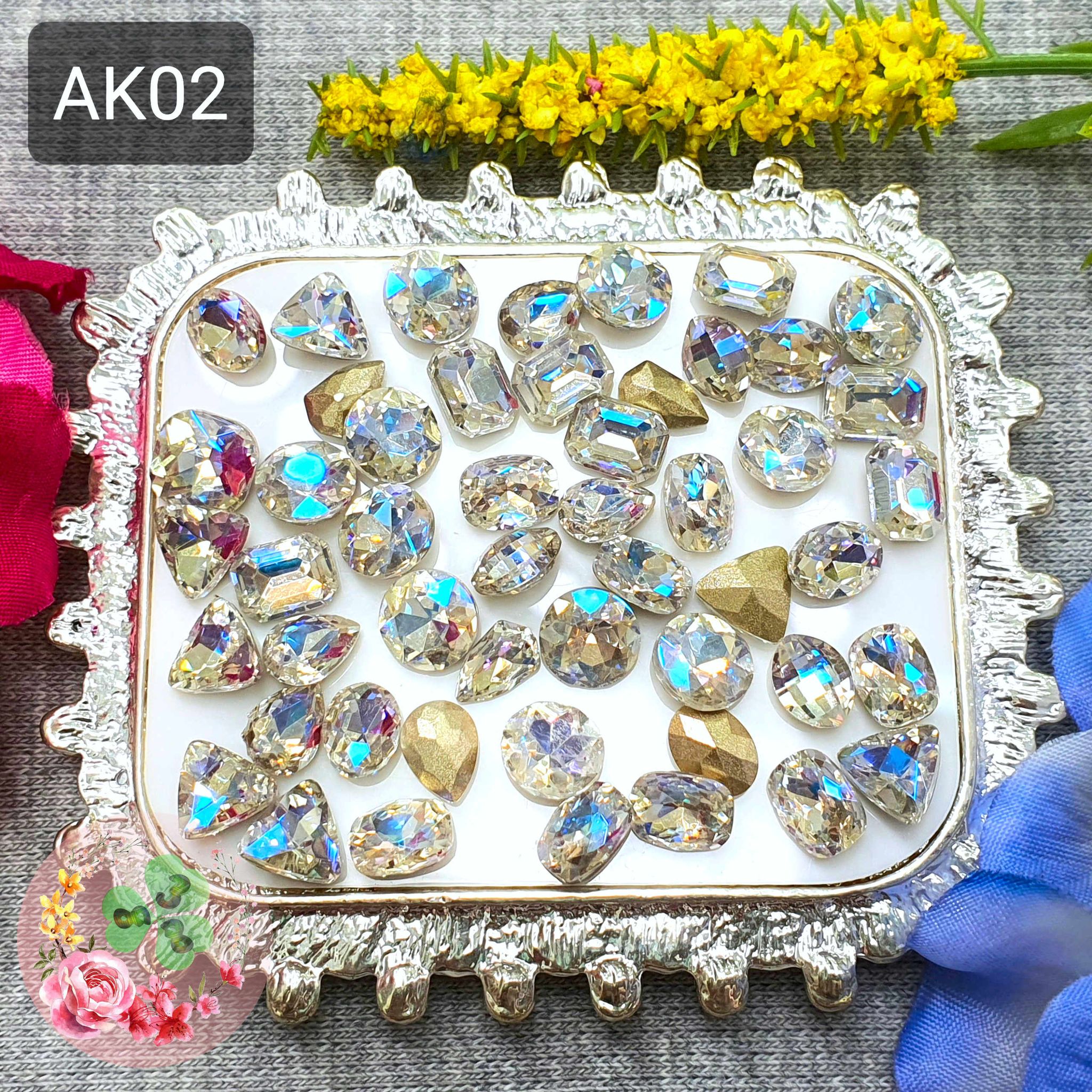 [HCM]Mix size 8mm - Màu AK02 màu trắng AB. Đá khối chân nhọn size nhỏ siêu bắt sáng đính dán móng.